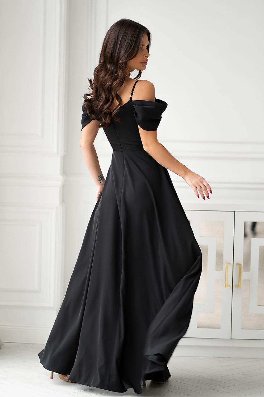 Off-The-Shoulder : Black Sleeve Maxi Dress